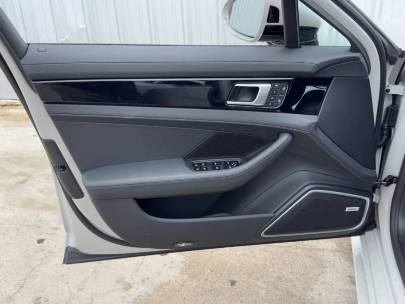 2022 Porsche Panamera 4S E-Hybrid