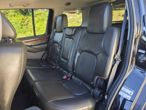 2012 Nissan Pathfinder LE