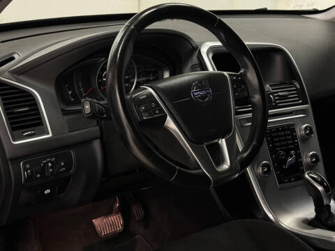 2017 Volvo XC60 T5 Dynamic