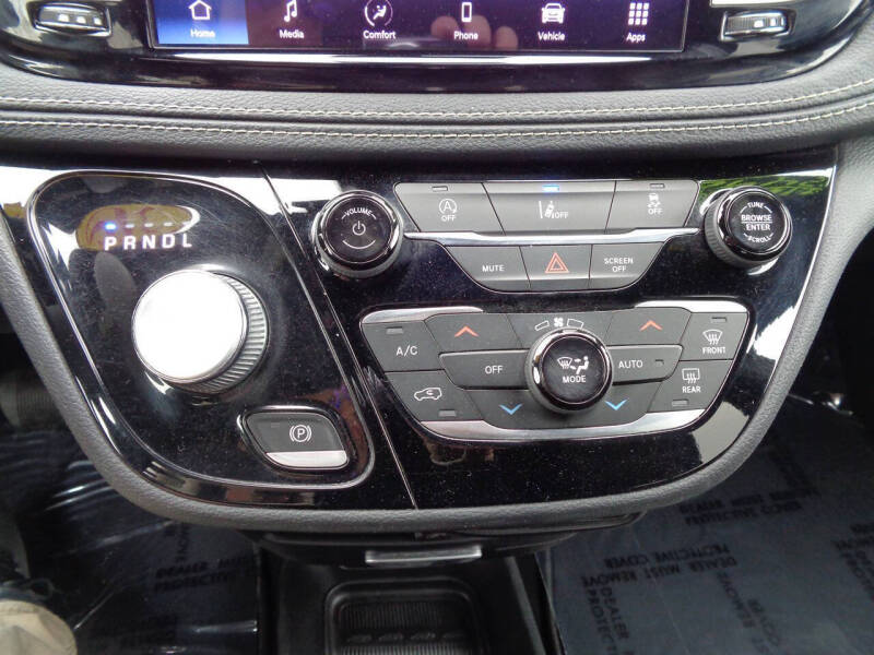 2022 Chrysler Pacifica Touring