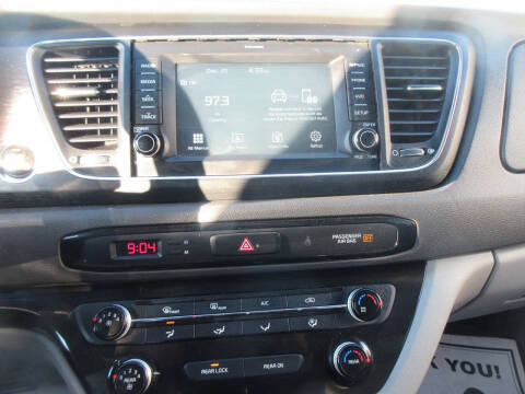2017 Kia Sedona LX
