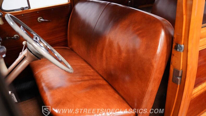 1947 Ford Super Deluxe