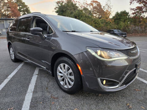 2017 Chrysler Pacifica Touring Plus