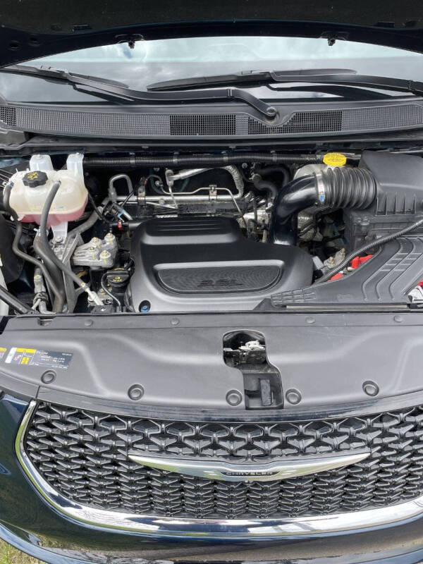 2025 Chrysler Pacifica Select