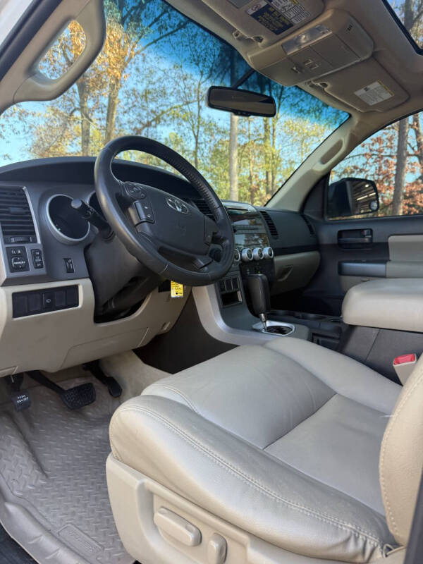 2011 Toyota Sequoia SR5