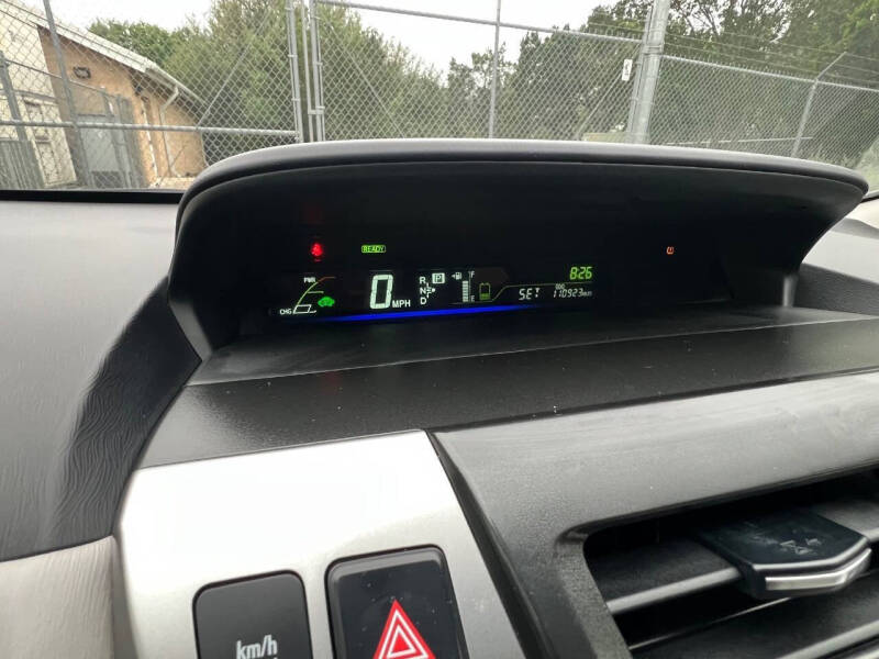 2015 Toyota Prius v Five
