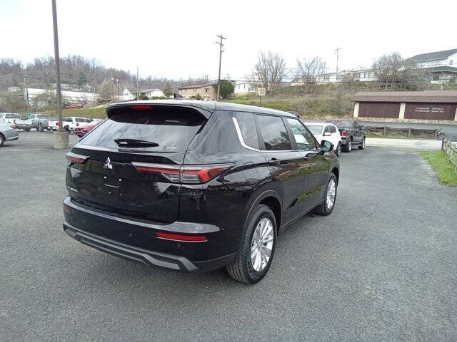 2026 Mitsubishi Outlander ES