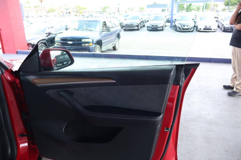 2023 Tesla Model Y Long Range