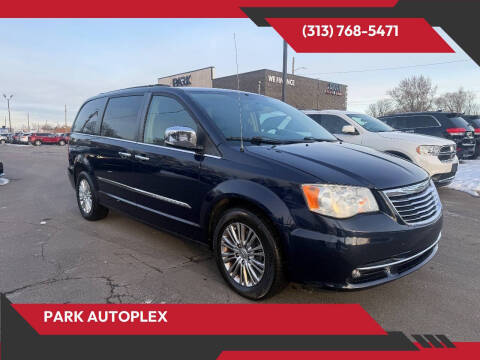 2013 Chrysler Town and Country Touring-L