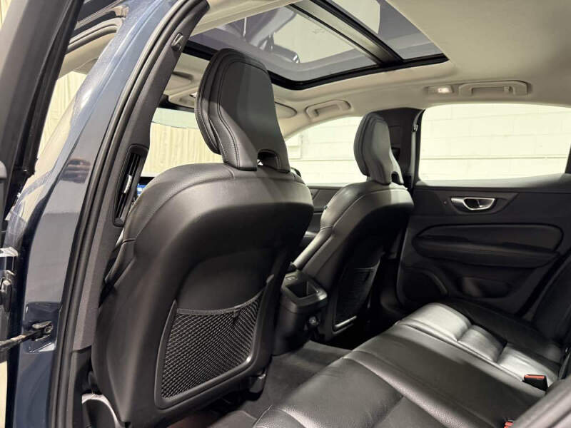 2024 Volvo S60 B5 Plus Dark Theme