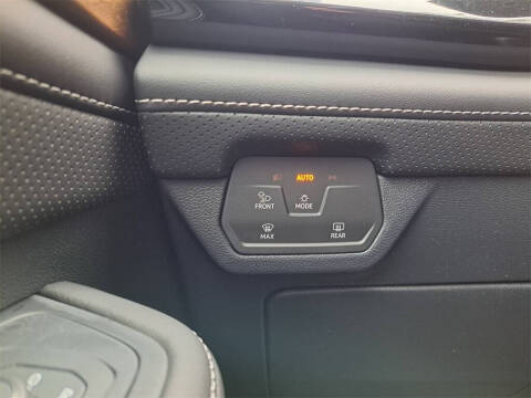 2025 Volkswagen Atlas SE