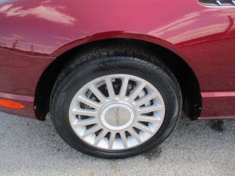 2004 Ford Thunderbird Deluxe