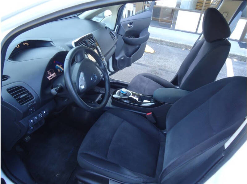 2016 Nissan LEAF