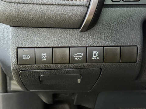 2020 Toyota Camry Hybrid XLE