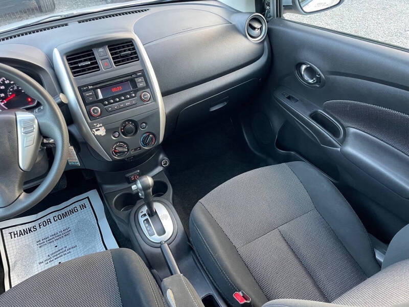 2018 Nissan Versa SV