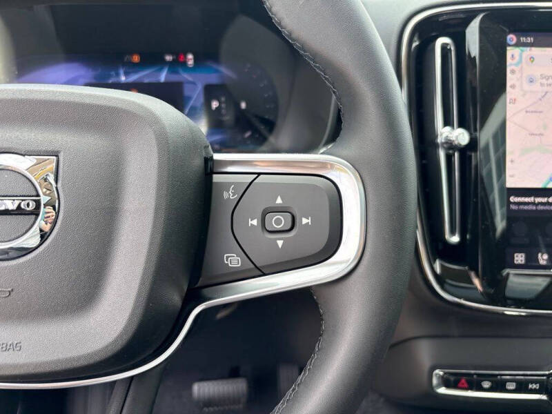 2026 Volvo XC40 B5 Plus