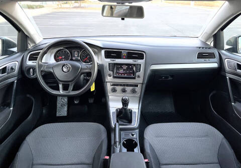 2015 Volkswagen Golf TSI Launch Edition