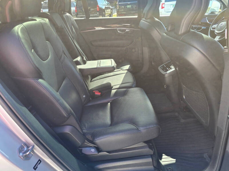 2019 Volvo XC90 T6 Momentum