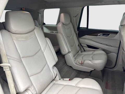 2018 Cadillac Escalade Luxury
