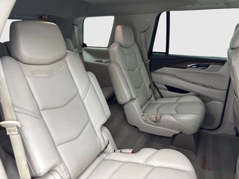 2018 Cadillac Escalade Luxury