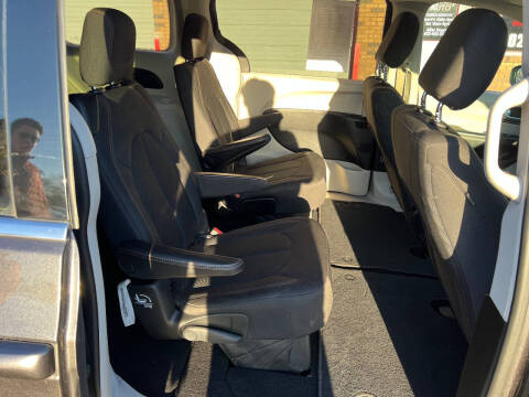 2017 Chrysler Pacifica LX