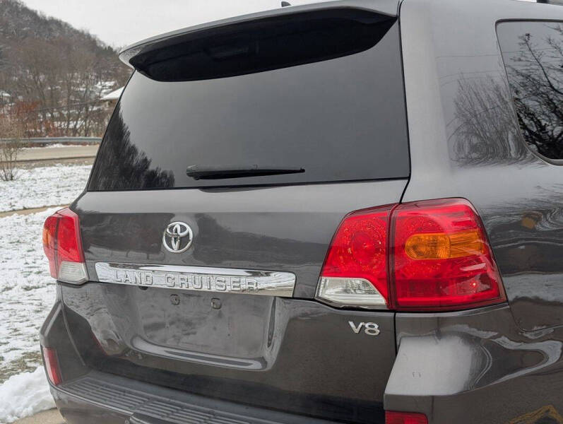 2013 Toyota Land Cruiser