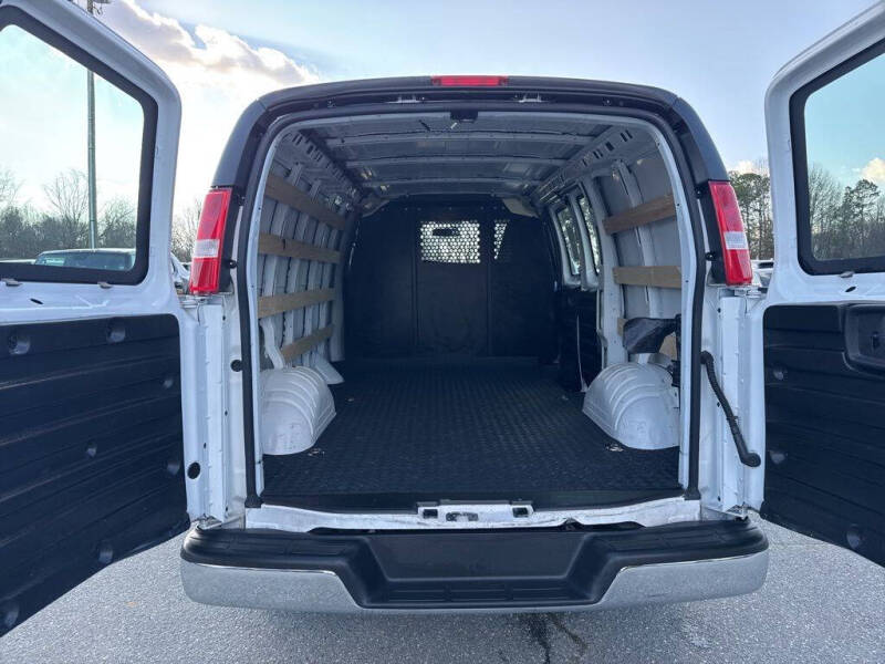 2024 Chevrolet Express 2500