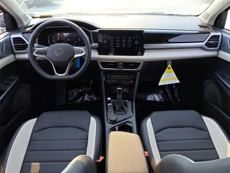 2025 Volkswagen Taos SEL 4Motion
