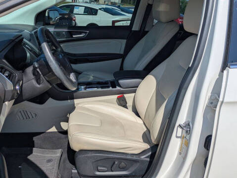 2022 Ford Edge Titanium
