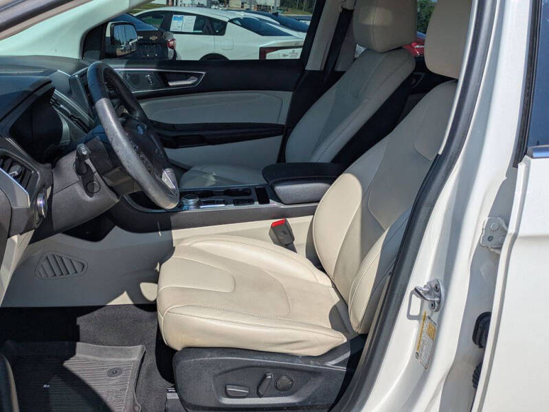 2022 Ford Edge Titanium