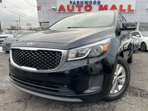 2017 Kia Sedona for sale at CTCG AUTOMOTIVE in South Amboy NJ