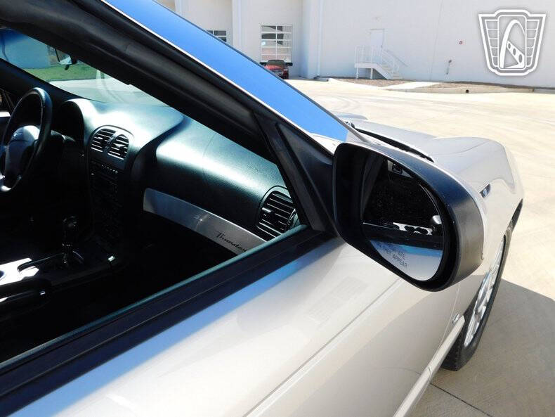 2004 Ford Thunderbird Deluxe