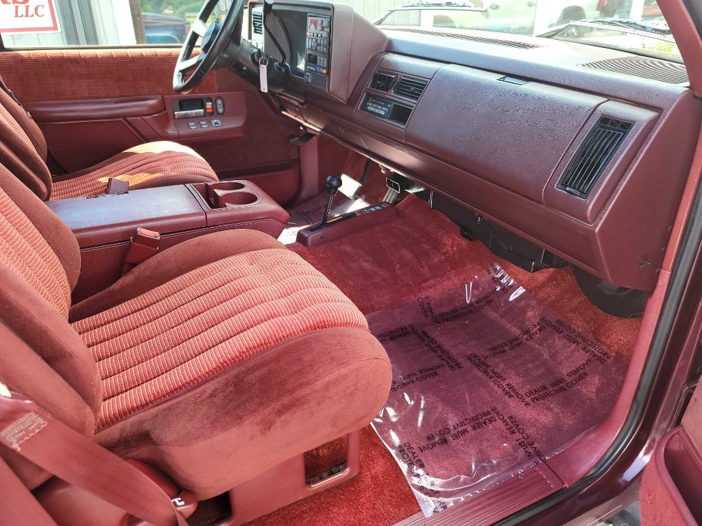 1993 Chevrolet Suburban 68