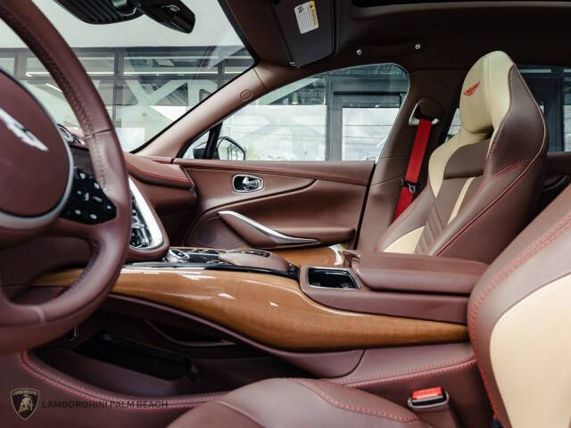 2023 Aston Martin DBX 707