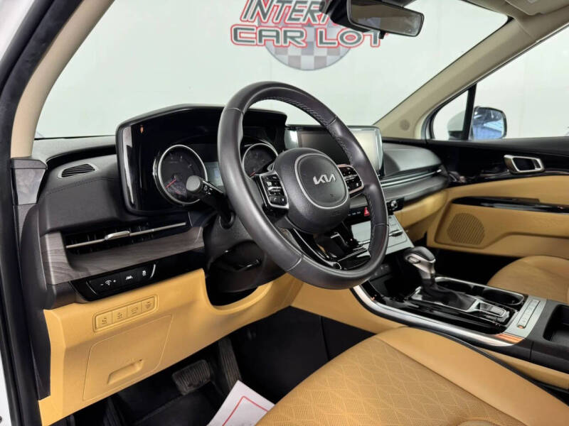 2024 Kia Carnival EX