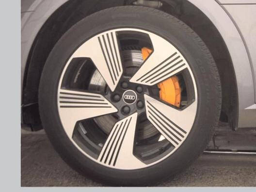 2022 Audi e-tron quattro Premium Plus