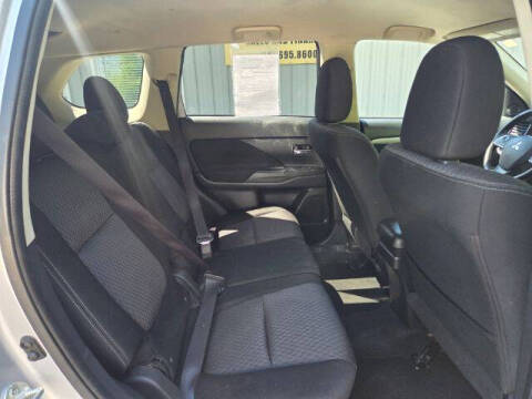2015 Mitsubishi Outlander ES