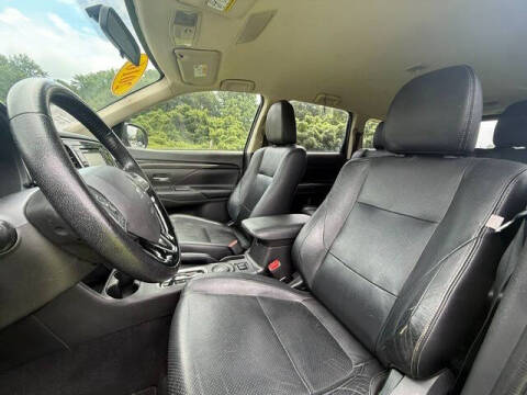 2016 Mitsubishi Outlander SE