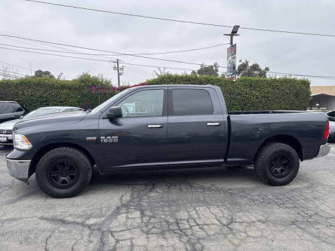 2017 RAM 1500 SLT