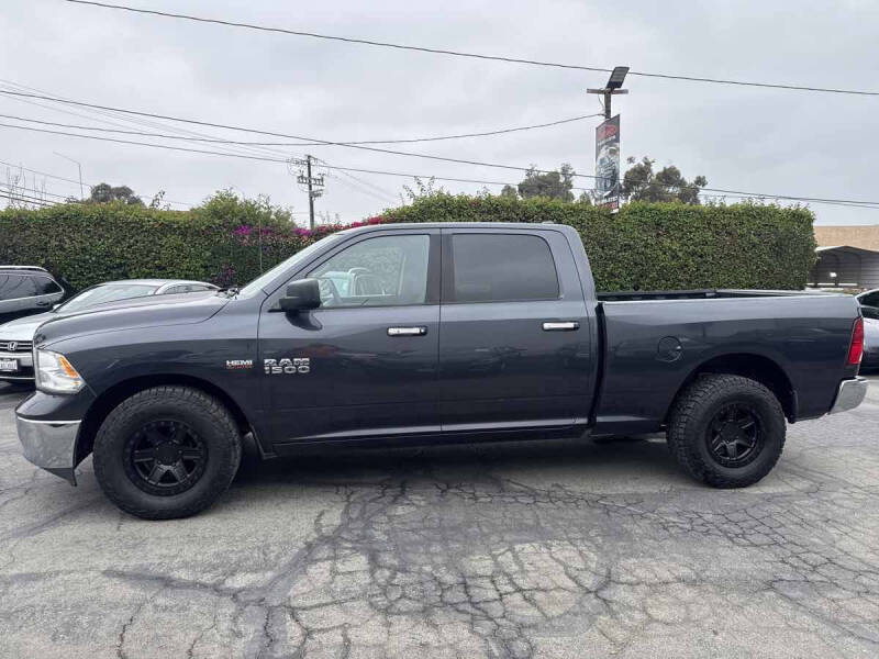 2017 RAM 1500 SLT