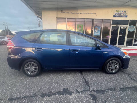 2015 Toyota Prius v Five