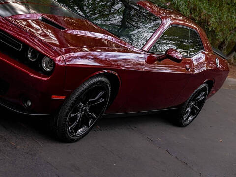 2018 Dodge Challenger SXT Plus