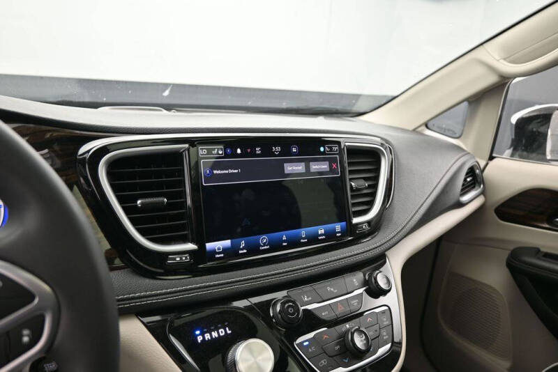 2023 Chrysler Pacifica Plug-In Hybrid Limited