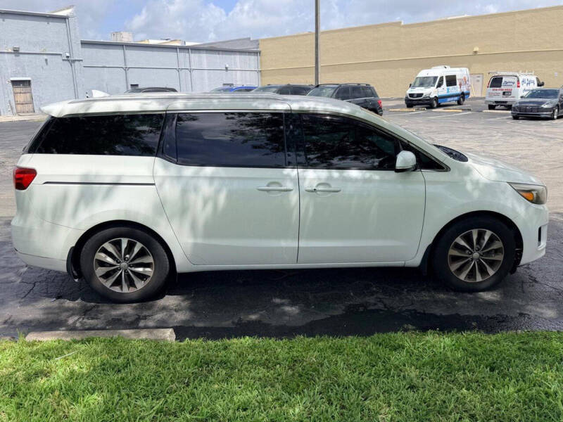 2017 Kia Sedona SX