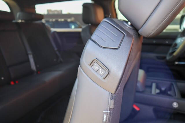 2023 Land Rover Defender 90 Carpathian Edition