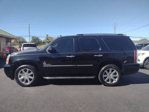 2013 GMC Yukon for sale at Auto Acceptance in Tupelo MS