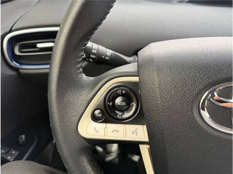 2017 Toyota Prius Three Touring