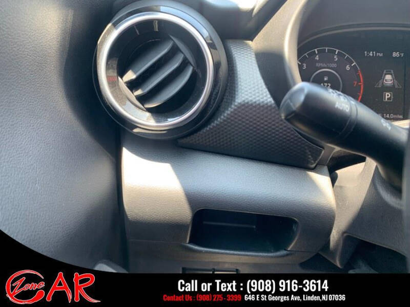 2022 Nissan Kicks SV