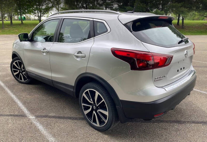 2017 Nissan Pathfinder SV