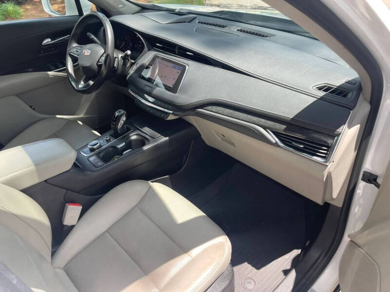 2019 Cadillac XT4 Premium Luxury